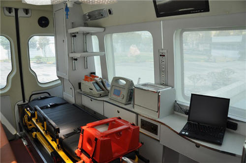 资兴市救护车内部